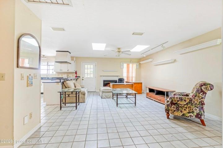 4255 Dixie Way, Mims, FL, 32754 photo 6