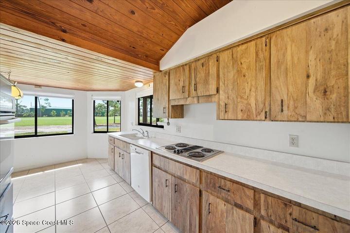 653 Doral Lane, Melbourne, FL, 32940 photo 12