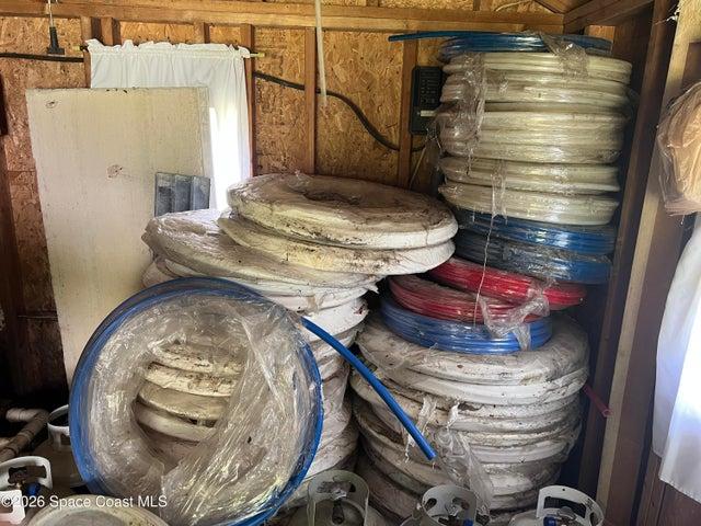 APPROX 25-30 ROLLS