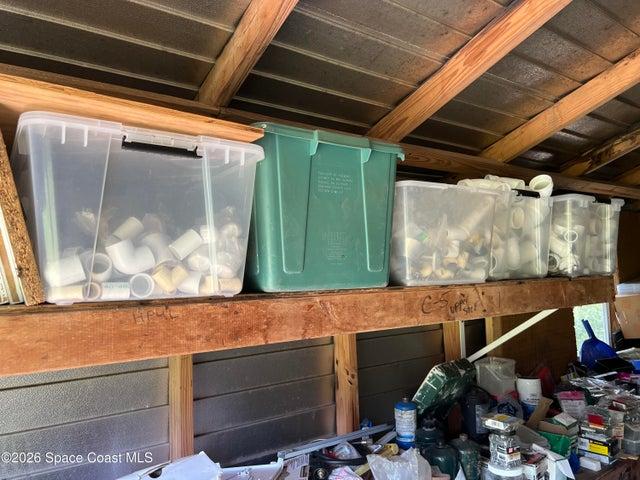 LOTS OF PVC FITTINGS IN VARIOUS SIZES