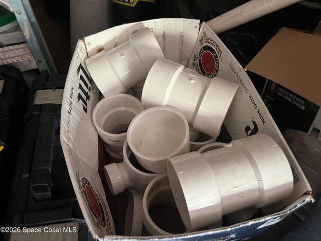 VARIOUS SIZED ELBOWS, COUPLERS, TEEs