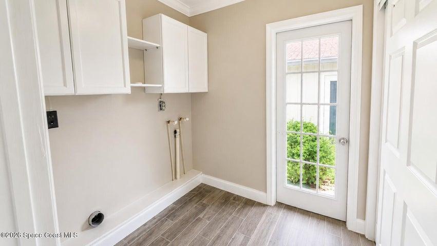Laundry room in Main house