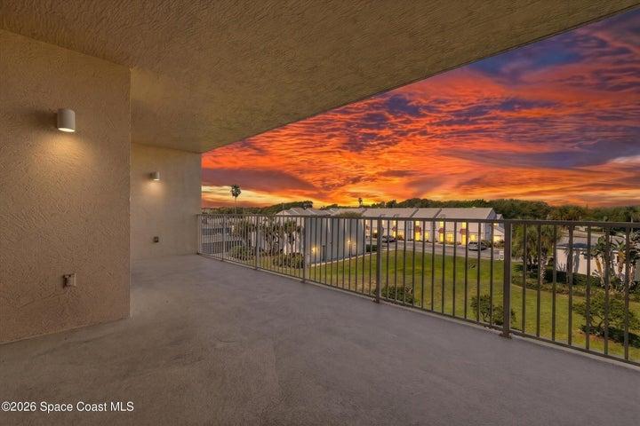 3 Bedroom 2 Bath Condo with 1 Car Private Garage Parking