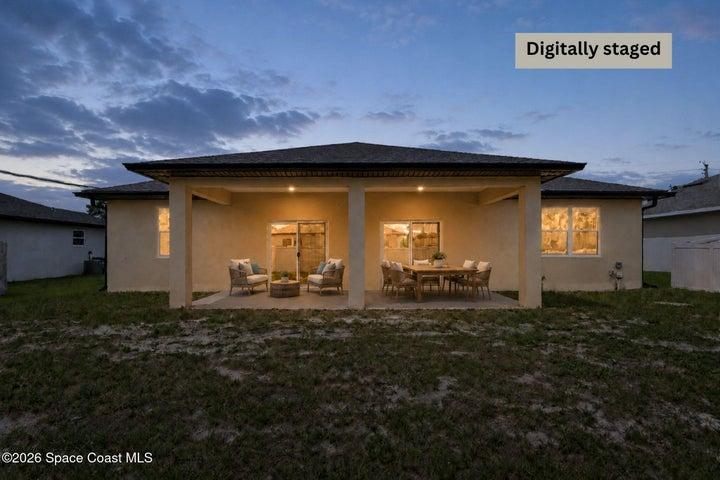 Spacious backyard ideal for relaxing or entertaining