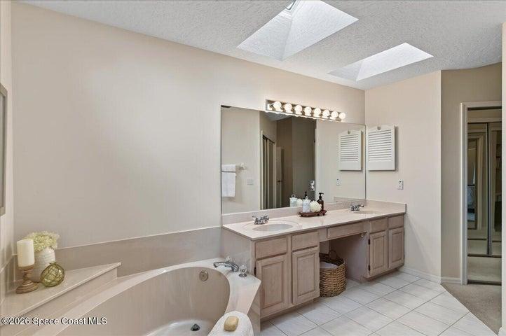 Lots of natural light with the skylights lighting up the space.