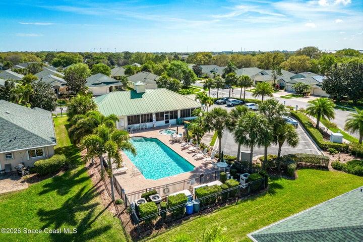 Heated Pool, Spa & Clubhouse