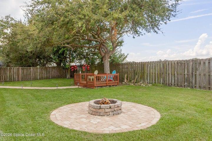 The whole yard is fenced , so safe space for kids and pets