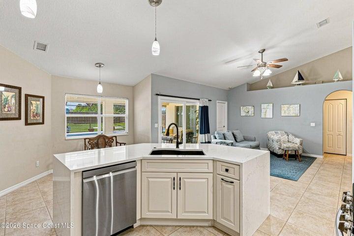 Quartz Counters with waterfall edges