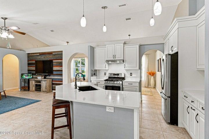Open Plan with Family room