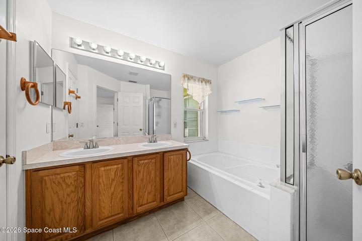 Soaking Tub & Shower
