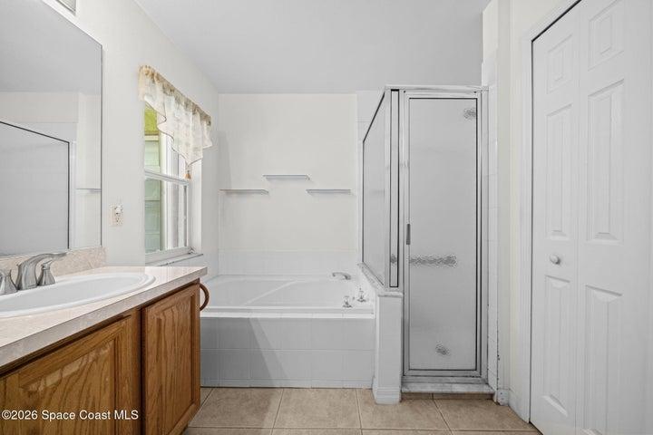 Soaking Tub & Shower
