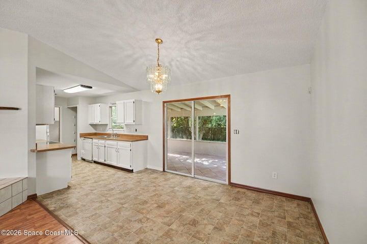 Dining room - kitchen