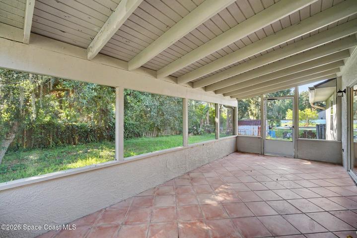 screen back patio