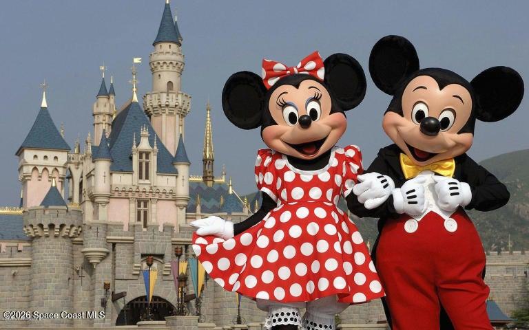 Orlando famous theme parks a short drive away