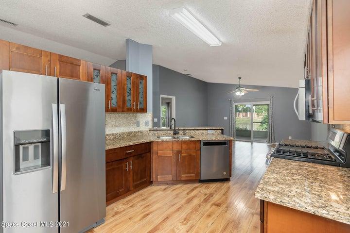 470 Wickham Lakes Drive, Melbourne, FL, 32940 photo 4