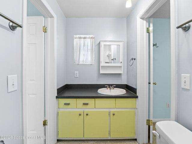 Jack n Jill Bathroom