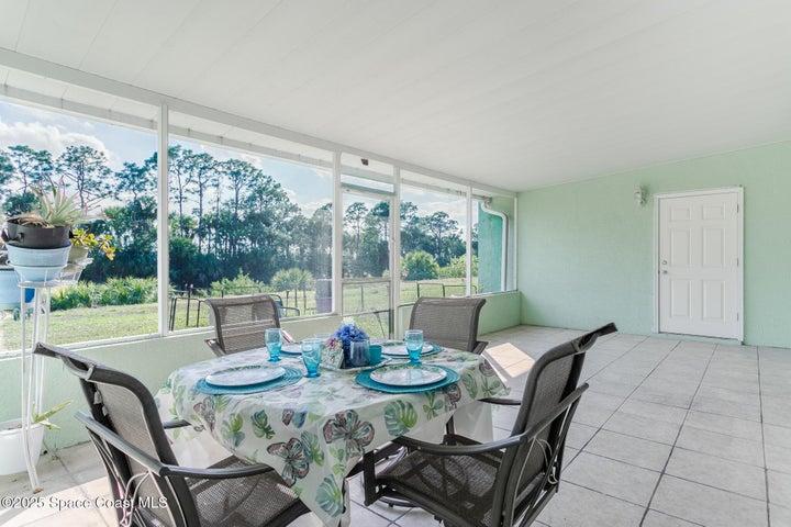 Screened Lanai/Back Porch