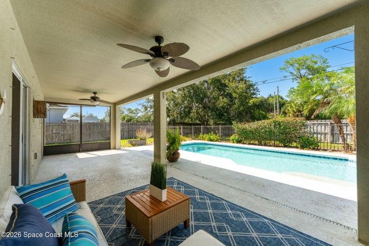 patio with pool