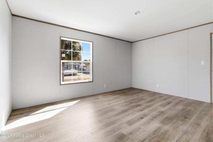 Guest bedroom #1