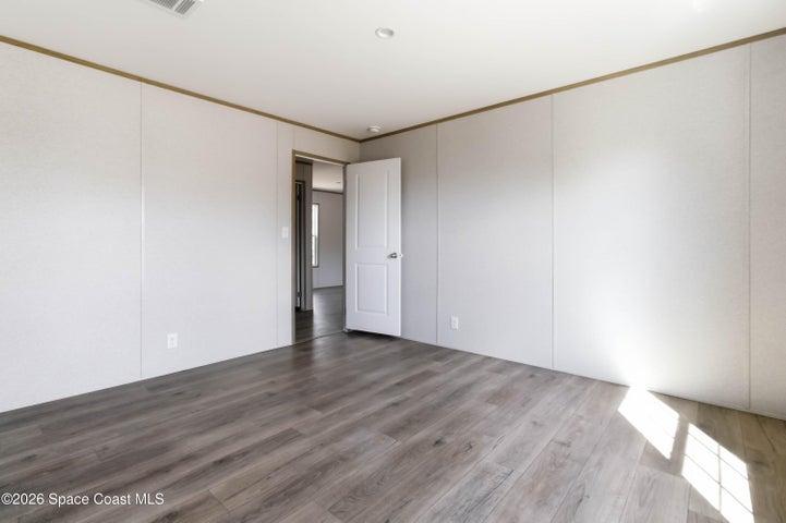 Guest bedroom #1