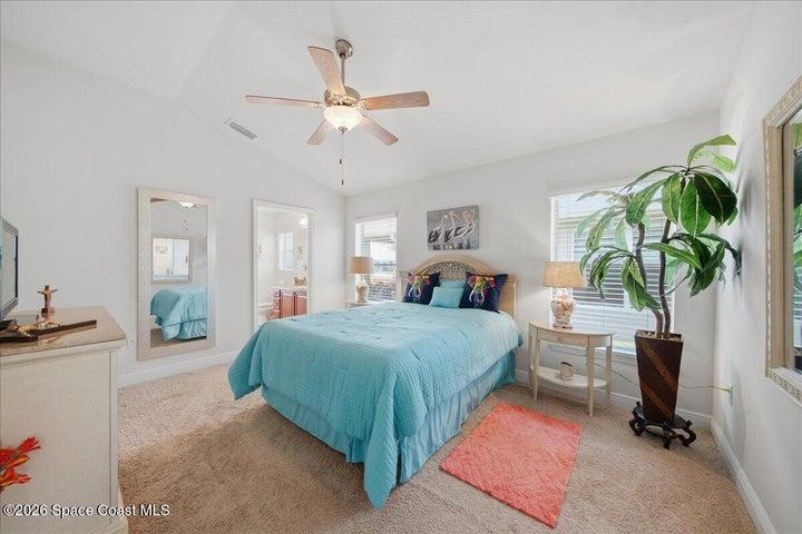 Ceiling fan, window blinds
