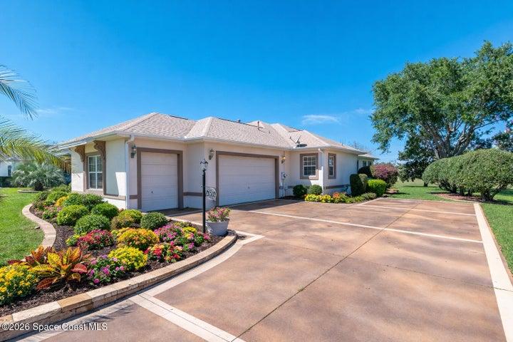 1670 Saint James Circle, The Villages, FL, 32162 photo 3