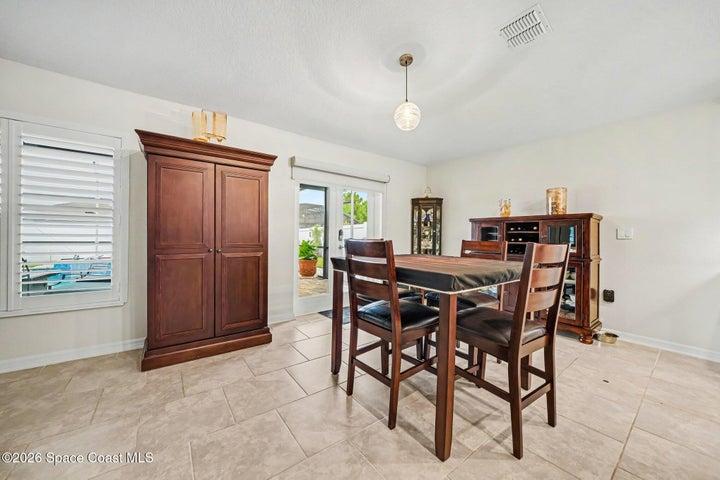 406 Three Oaks Drive, Edgewater, FL, 32141 photo 9