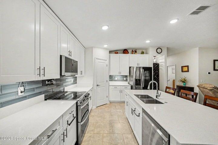 406 Three Oaks Drive, Edgewater, FL, 32141 photo 7