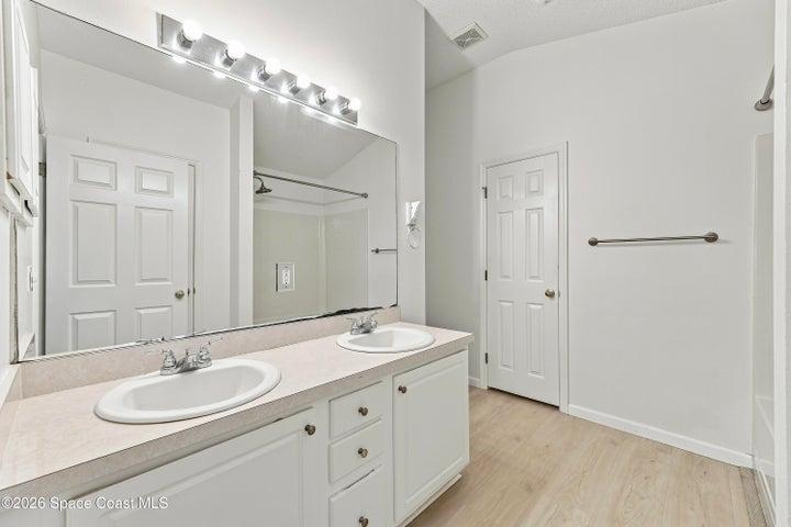 1381 Olde Bailey Lane, Melbourne, FL, 32904 photo 8