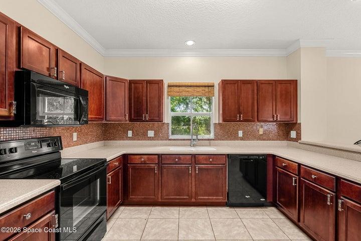 Plenty of countertop space for cooking, baking, and entertaining.