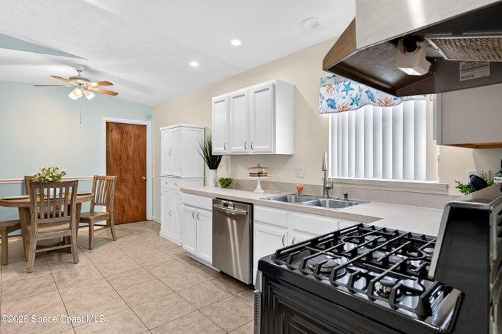 Spacious Kitchen w/New SS Appliances - Gas Range!