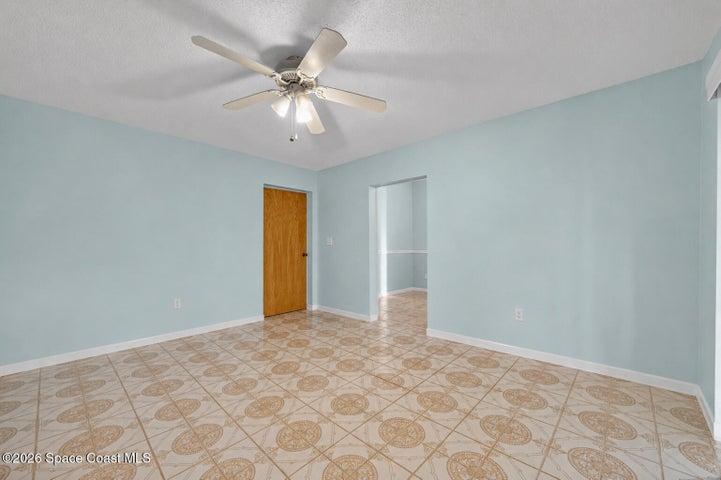 Flex Rm - View Towards Living Room & Kitchen Doorways (VIRTUALLY CLEARED)