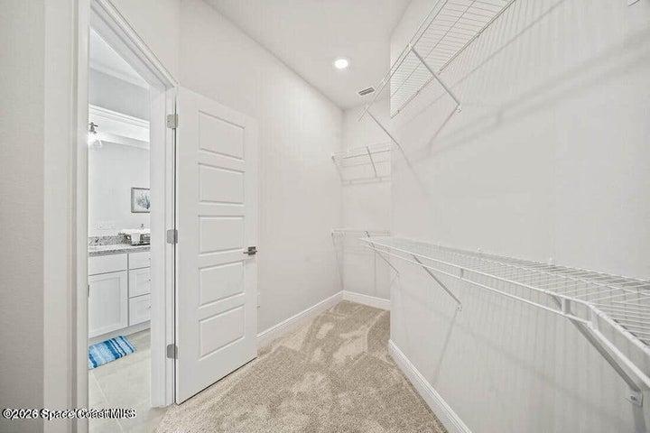 walk in closet