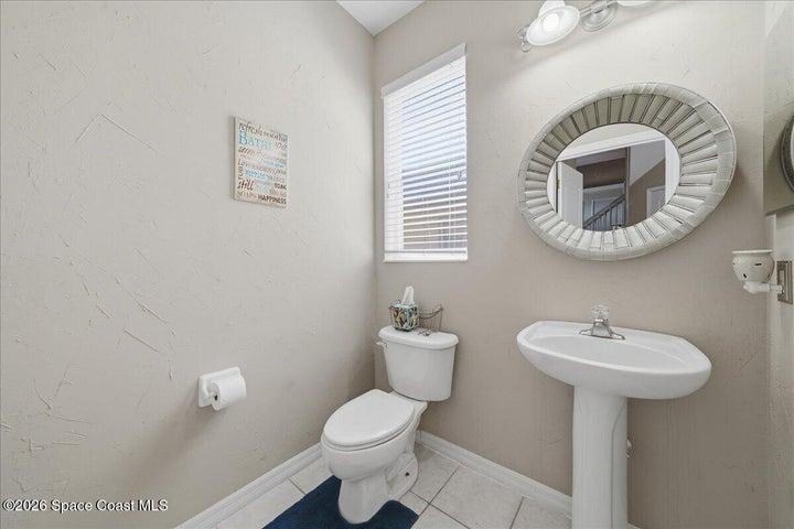 FIRST FLOOR GUEST BATH