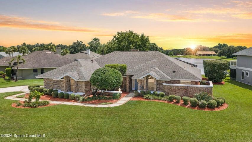 1293 Silver Lake Drive, Melbourne