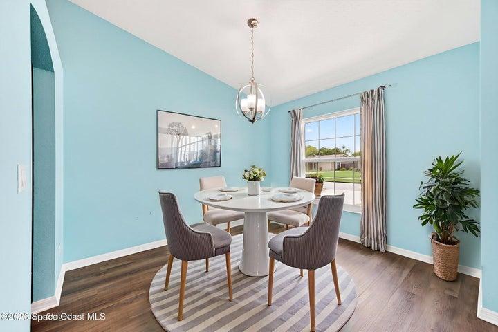 Virtually staged dining