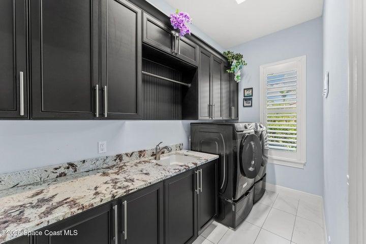 Laundry with exceptional storage