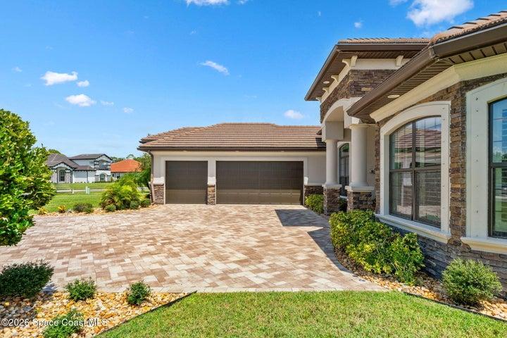 3 Car Garage