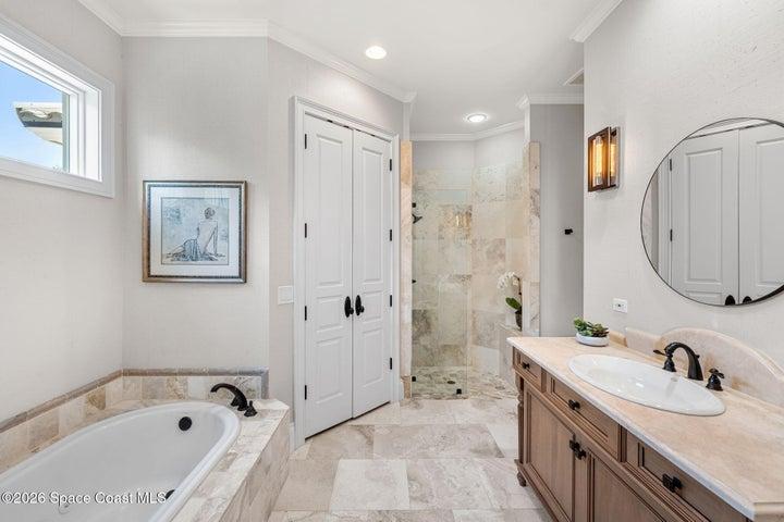 With Oversized Walk-in Closet
