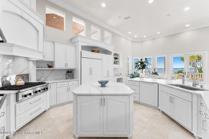Thermidor Gas Range/ Hidden Microwave