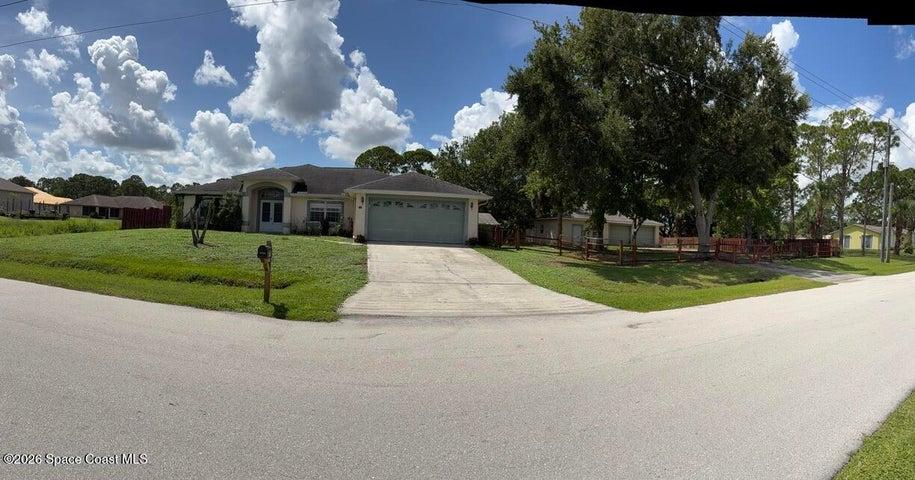 704 Elmont Street NW, Palm Bay