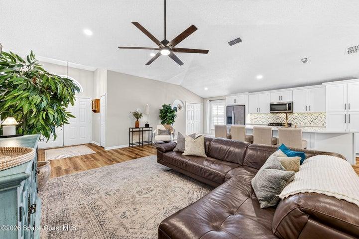 1716 Vista Lake Circle, Melbourne, FL, 32904 photo 8