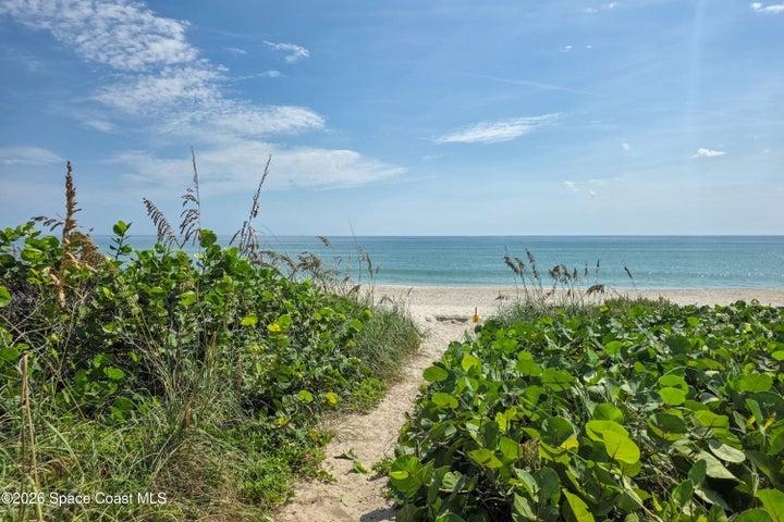 PUBLIC BEACH ACCESS!!