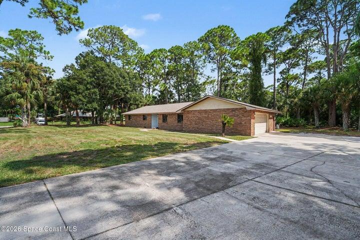 8001 Pine Needle Lane, West Melbourne, FL, 32904 photo 3