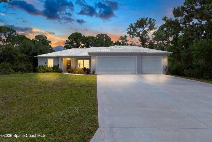 2341 Queens Street SE, Palm Bay