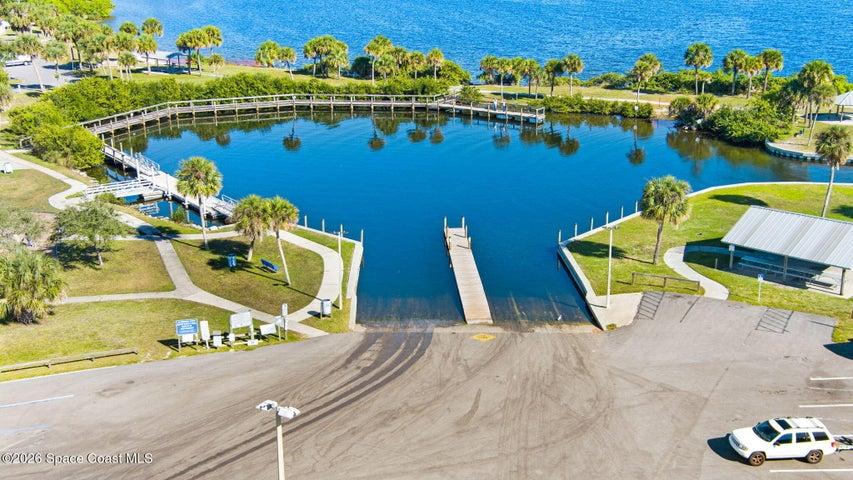 Kelly Park Boat Ramps Close By!