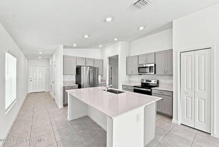 1407 Colebrook Circle SW, Palm Bay