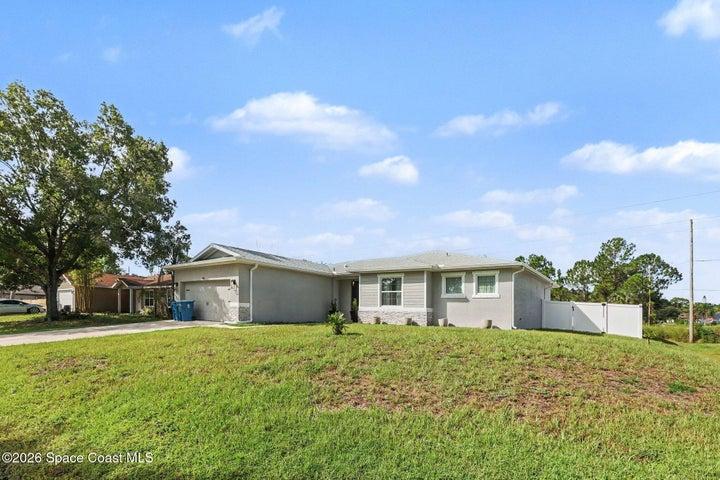 560 Topeka Road SW, Palm Bay, FL, 32908 photo 2