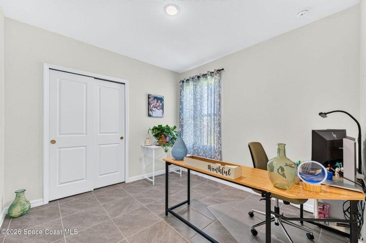 Main house- Guest bedroom 2