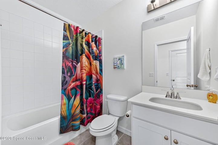 Main house- Guest bathroom